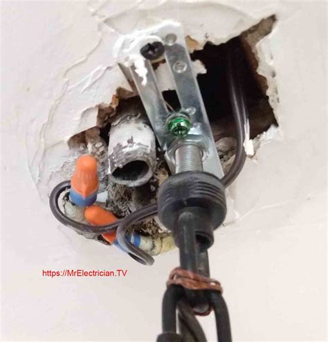 electrical ceiling box loose|old work junction box ceiling.